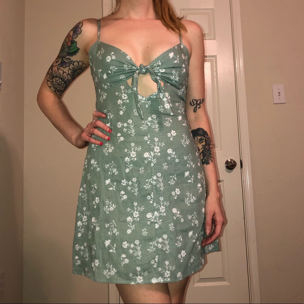 !!!SOLD!!! Lottie Moss Floral Key Hole Dress